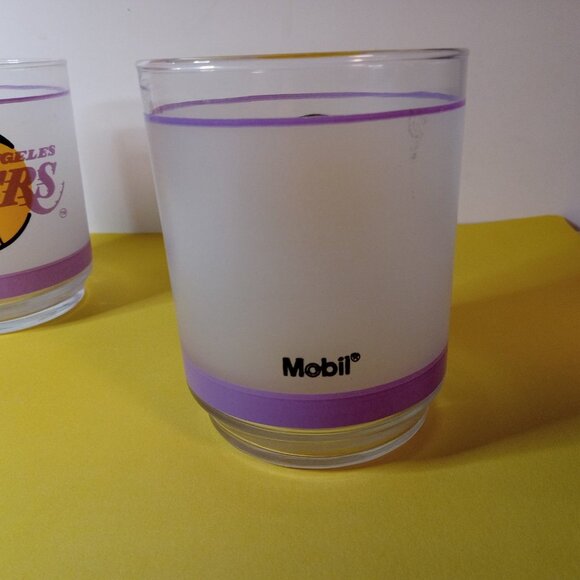 Set of 2 Vintage Los Angeles Lakers Frosted Glasses Mobil ROCKS GLASSES - Picture 4 of 8
